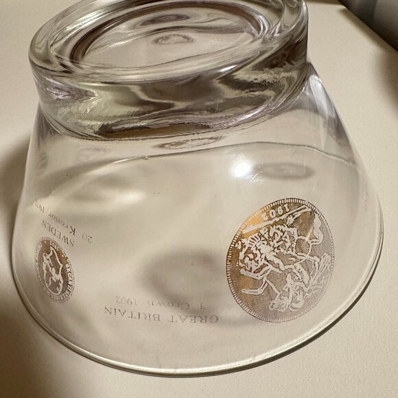 Clear Glass Bowl with Gold Accents - Picture 14 of 16